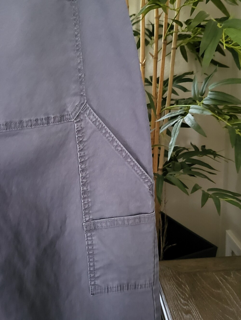 Universal Threads - Picture 4 of 5